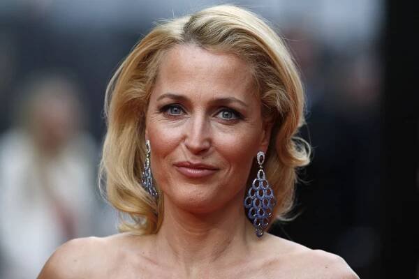 gillian-anderson-london-12–04–2015–009-small.png