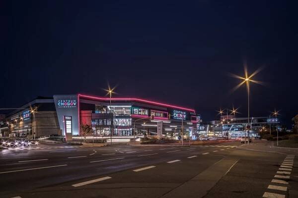 Foto: Nové Centrum Chodov otevírá. Má nejvíc obchodů i největší multikino v Česku