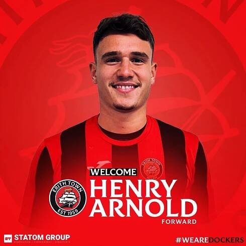 Erith Town sign exciting forward Henry Arnold