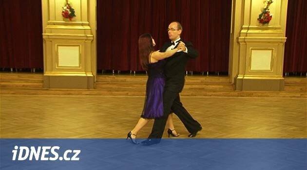 VIDEO: Naučte se waltz, na maturitním plese se bez něj neobejdete - iDNES.cz