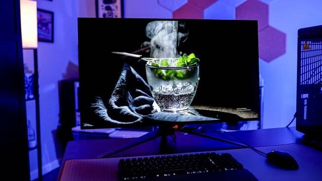 An OLED demo on the Asus ROG Swift PG32UCDM.