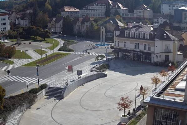 Webová kamera na náměstí 28. října v Luhačovicích - ZLIN.CZ