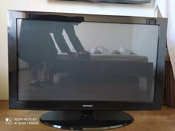 Prodám plazmovou televizi 42? (107cm) Samsung ps42b451b2w. Televize je bezproblémová a v naprostém pořádku, celou dobu fungovala bez jediného problému včetně ovladače. Má tuner DVB-T/DVB-C, podpora mpeg4, slot pro CAM modul nepoškozený, vhodná na kabelovou televizi. Pořídil jsem si televizi novou. Cena: 1800 Kč. - InzerceTrinec.cz