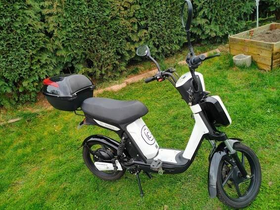 Elektroskútr RACCEWAY E-BABETA baterie Li-ion 21Ah