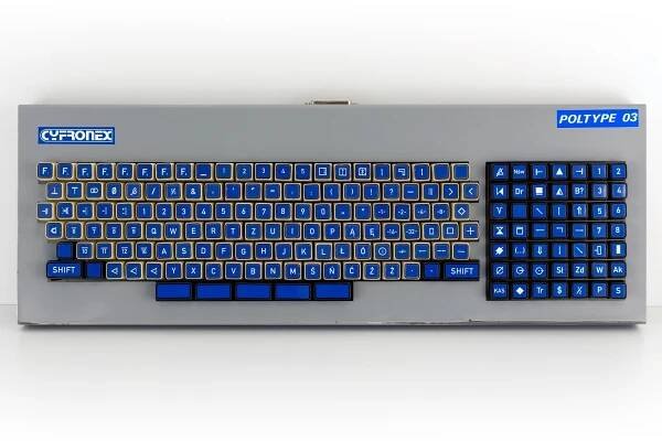 POLSET 03 
POLTYPE 03

Polish PolType is a family of microcomputer systems developed by Polish engineers in close cooperation with the Polish representative of the British MonoType company.

#poltype
#cyfronex
#DTP
#poland
#retrocomputing
#retro computing
#keyboard
#80s
#ibm pc
#wysiwyg
