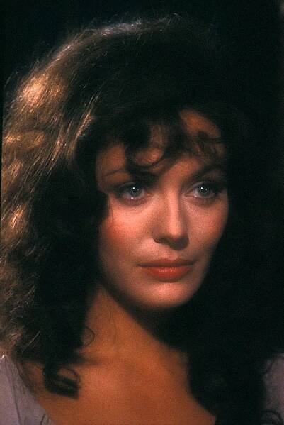 Zvoník od Matky Boží - Z filmu - Lesley-Anne Down