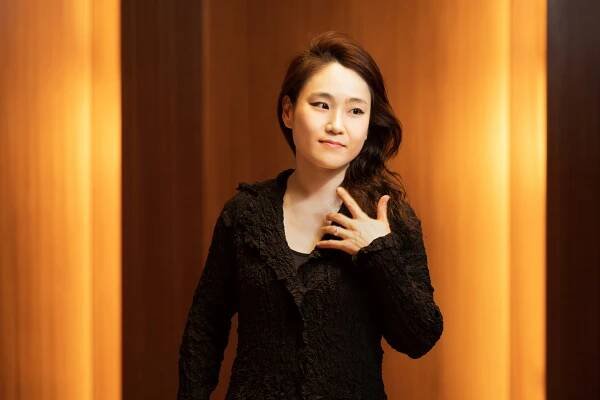 Han-Na Chang Conductor Official Website