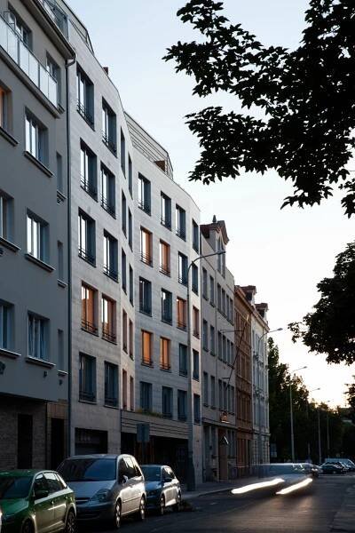 Atelier Znamení čtyř navrhl do vršovické proluky "prolomený" bytový dům na motivy art deco | EARCH.cz