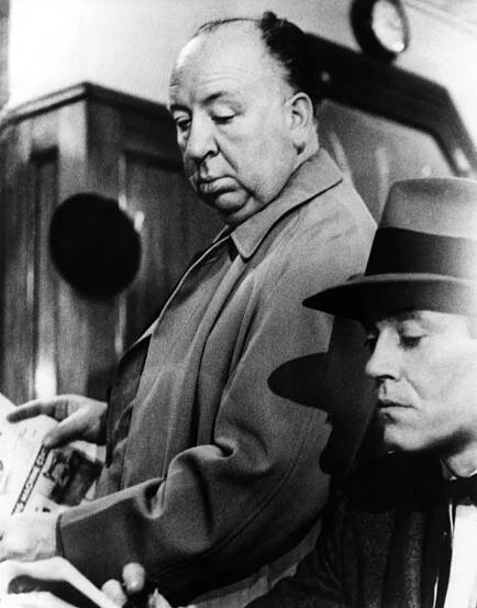 THE WRONG MAN, from left: director Alfred Hitchcock, Henry Fonda on set, 1956 thewrongman1956-fsct01(thewrongman1956-fsct01)