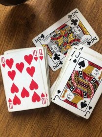 Dva balíčky karet z poker kufru - Zábava