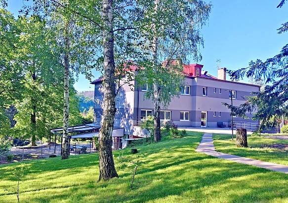 Týdenní rodinný pobyt se snídaní v Posázaví od 17 850 Kč Čtyřkoly, Javorník Penzion Harmony resort Javorník • Firmy.cz