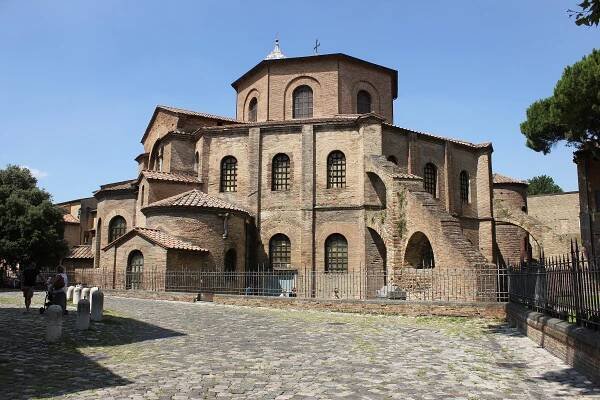 Soubor:Basilica di San Vitale, Ravenna, Italia (1).JPG