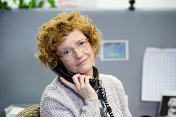 V čísle 9 - Cold Comfort - Promo - Jane Horrocks