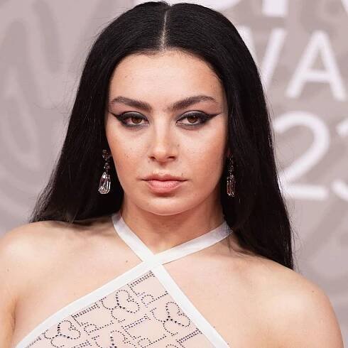 Charli XCX speaks out about sexism in the music industry at the BRITs 2023