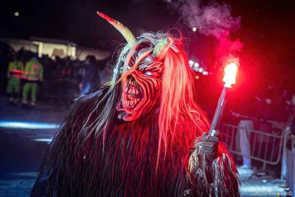 Krampusumzug in Sexten Südtirol osttirol-fotos.at