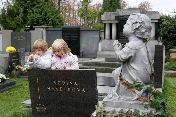 Kuklenský hřbitov v Hradci Králové.