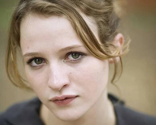 Christa Theret fotka
