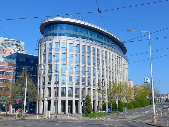 Od září sídlí úřad ve Strašnicích. Co to pro občany Prahy 10 znamená?