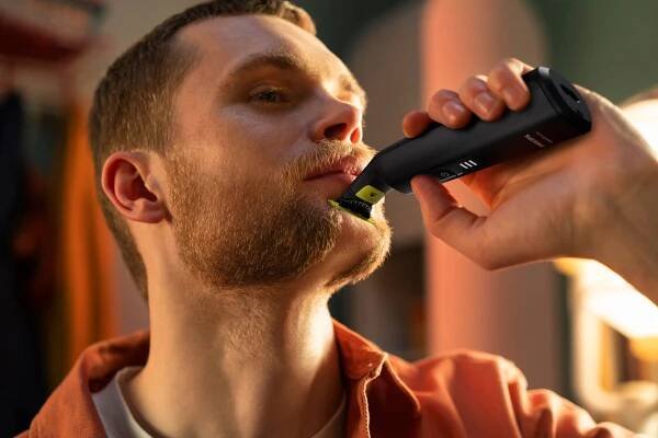 Philips OneBlade Pro 360 na tvář a tělo QP6542/15