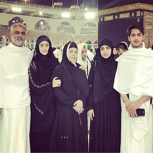 Sajal Ali with her family