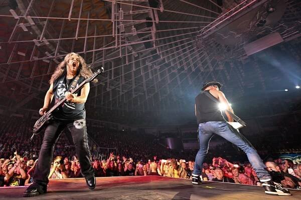 Zpěvákovi i kytaristovi bude 75 let. Přesto Scorpions v Brně nepůsobili unaveně