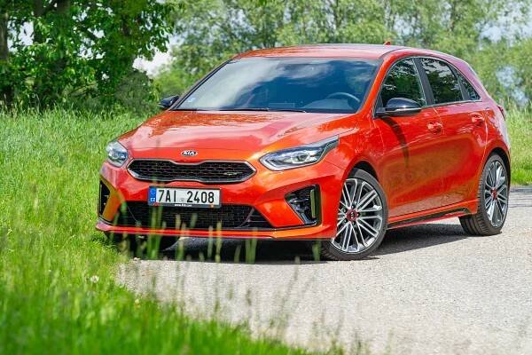 Sportovní auto nemusí být nepohodlné, otravné a nesmyslně drahé. Kia Ceed GT vám změní měřítka!
