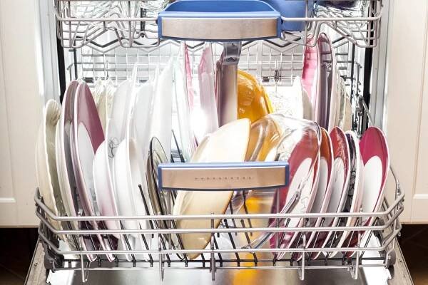 15 Things You Probably Shouldn’t Put in the Dishwasher