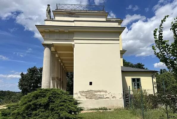 Apollonův chrám s vyhlídkou v Lednicko-valtickém areálu