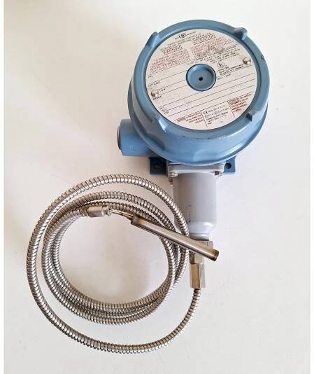 United-Electric-Controls-UE-F120-8BS-Pressure-Switch3