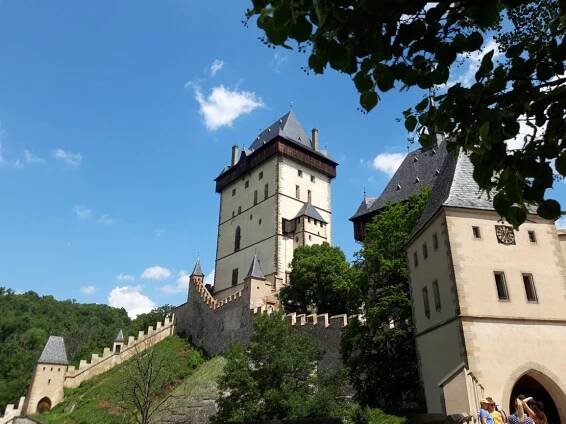 Hrad Karlštejn není na prodej... - Zajímavost