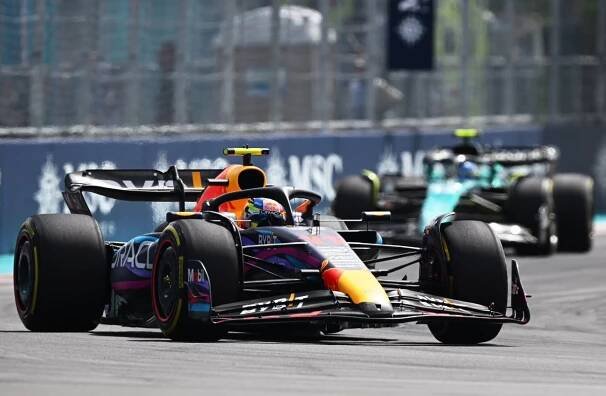 Formule.cz - Verstappenova další velká stíhačka 