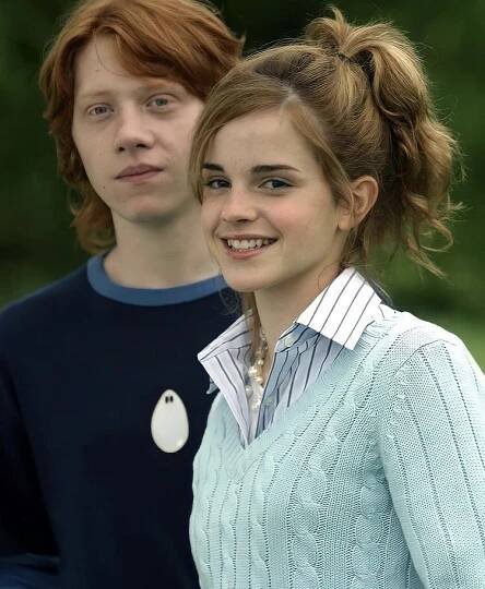 Pin di Diana Hable su Hairstyles nel 2025 | Foto di celebrità, Immagini di harry potter, Attori di harry potter