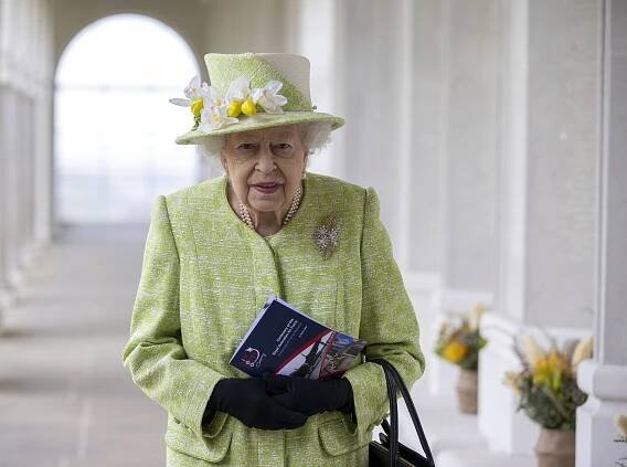 What will happen when Queen Elizabeth II dies and Charles becomes King