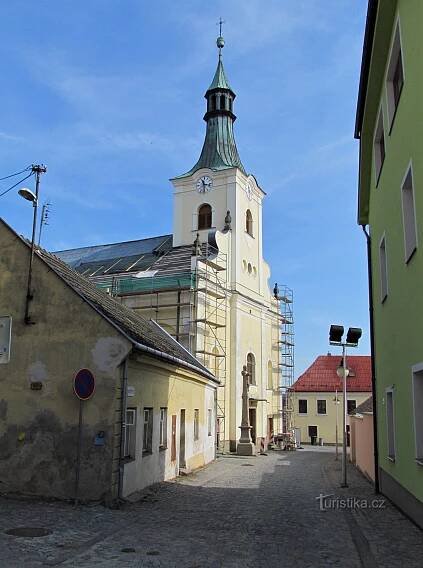 kostel sv.Mikuláše zvenčí
