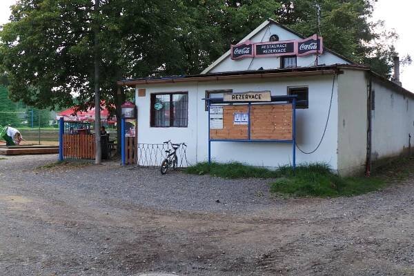 Letní restaurace Rezervace Ostrožská Nová Ves | Apetee