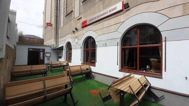 Výhled na hory, chmelnici a kostel. Vybíráme nejzajímavější zahrádky na Mostecku