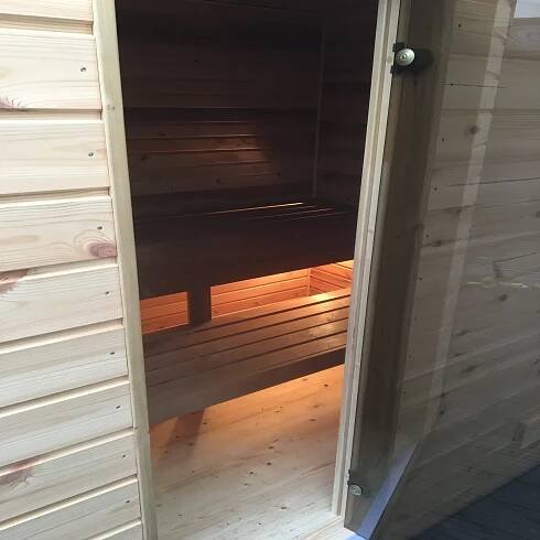 Venkovní finská sauna 200x 160 cm Dobřichovice – Sauna Brothers