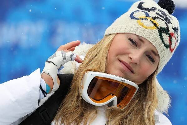 Lindsey Vonn withdrew from next month's Winter Olympics due to a knee injury.