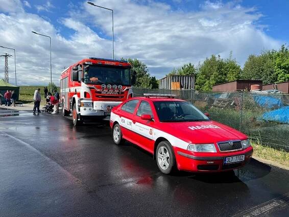 OBRAZEM: Dobrovolní hasiči v Zákupech ukázali novou zbrojnici
