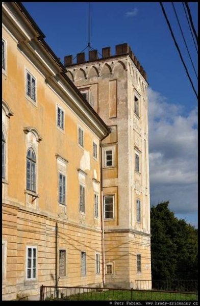 Kaštel Žiar nad Hronom – Svätý Kríž / hrady-zriceniny.cz