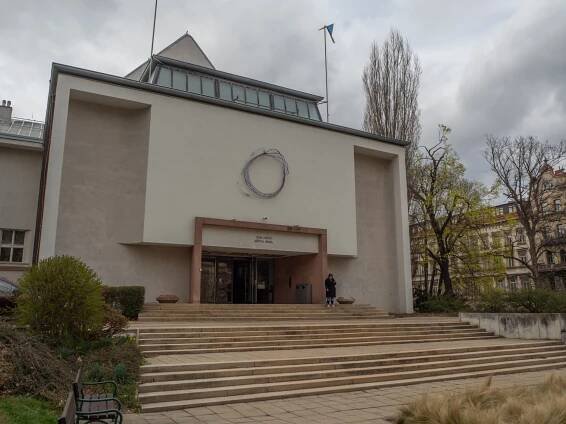 Výstavu Zahrady mnicha Rabinoviče mohou zájemci navštívit v Domě umění města Brna.