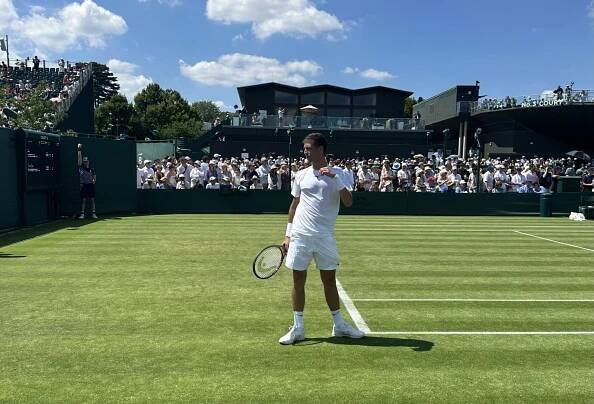 Wimbledon 2025 v 35 stupních – Tenisové turnaje pro amatéry a zájezdy na tenis