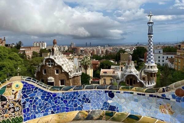 barcelona gauli park with a view of barccelona city center on a cloudy day