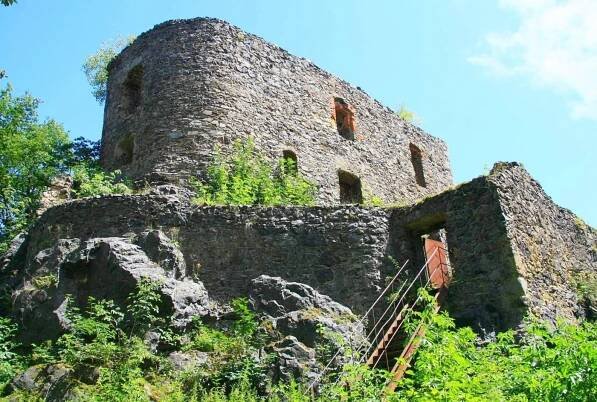 Hrad Vlčtejn | LovecPokladu.cz