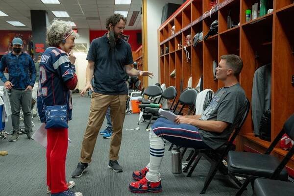 Lily Tomlin, Kyle Marvin, Tom Brady - Osmdesátky - Z natáčení