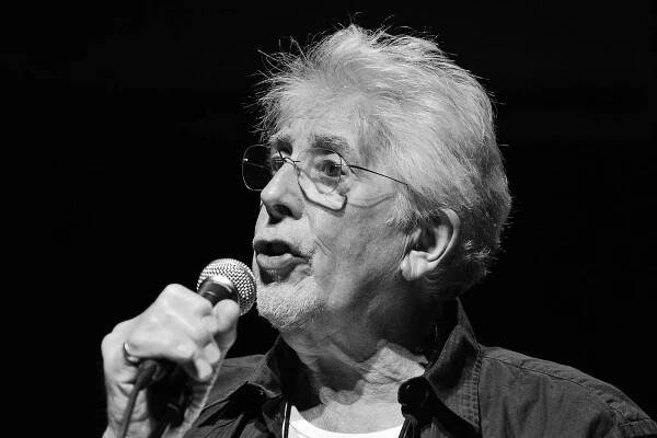Zemřel ‚král bílého blues‘ John Mayall. Britskému hudebníkovi bylo 90 let