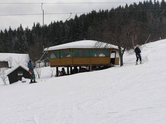 Horní Bečva - U Sachovy studánky - sjezdovky a sníh