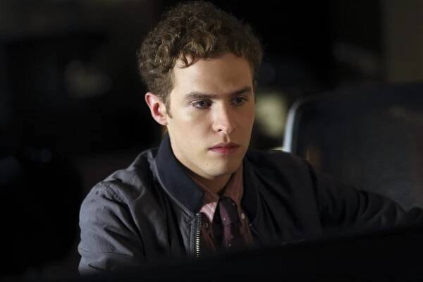 Agenti S.H.I.E.L.D. - Dívka v květovaných šatech - Z filmu - Iain De Caestecker
