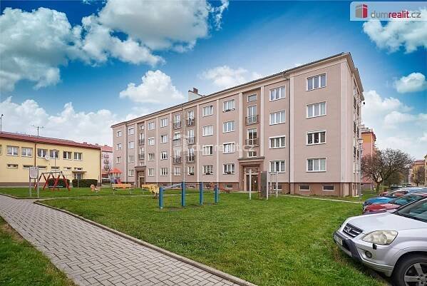 Hlavní třída, Ostrov, okres Karlovy Vary