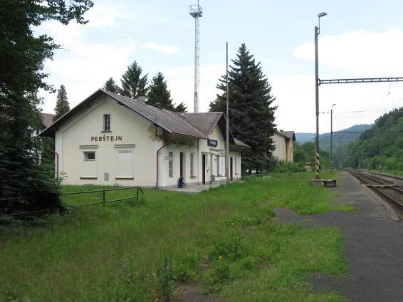 Železniční zastávka Perštejn | Perštejn – Lužný